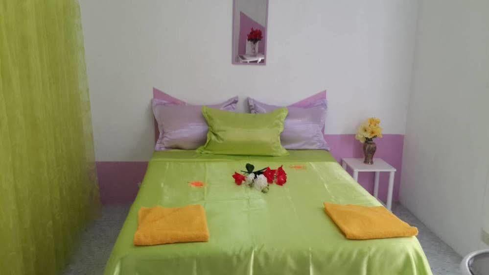 Barracuda Apartments Sámara Esterno foto
